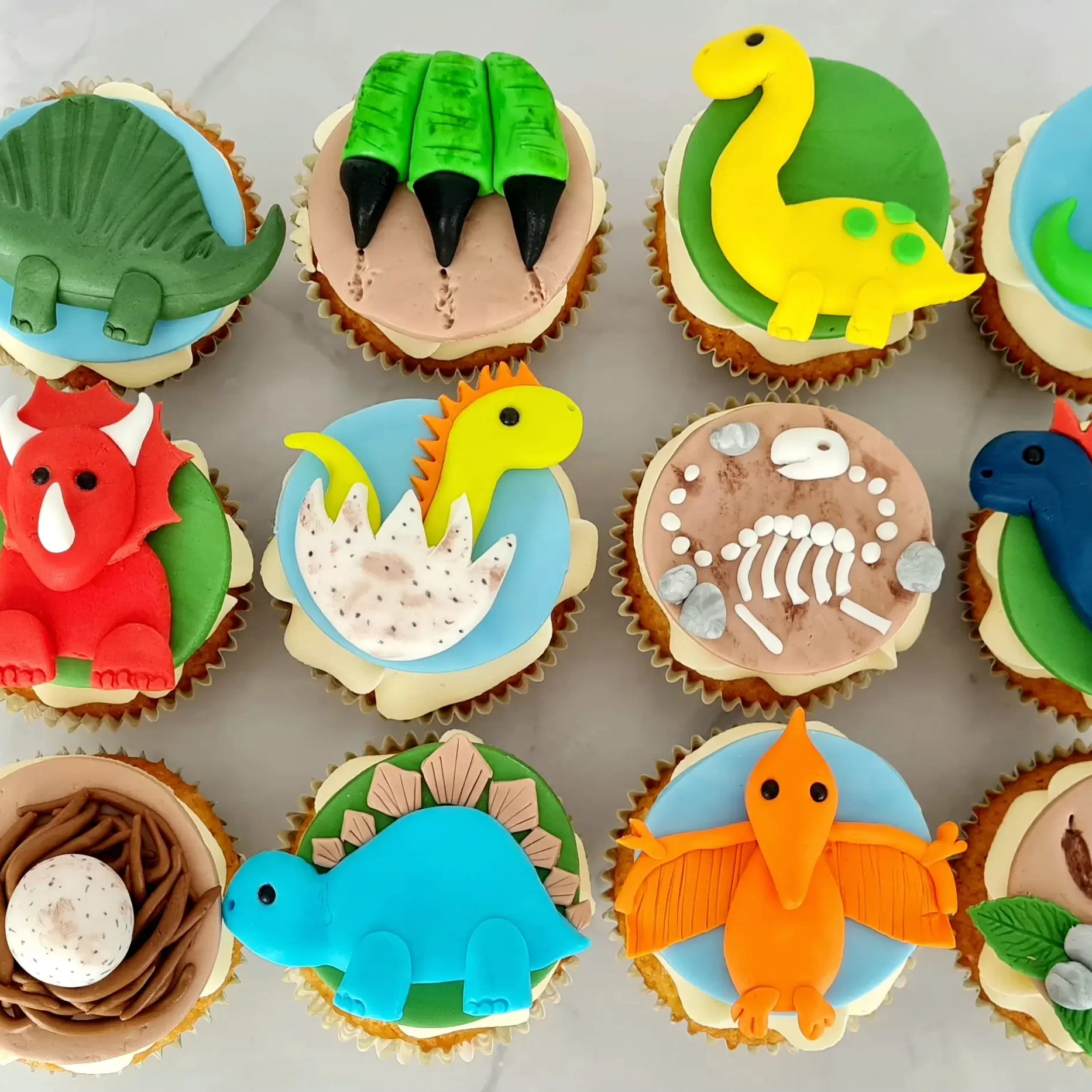 Dinosaurus thema verjaardag cupcakes